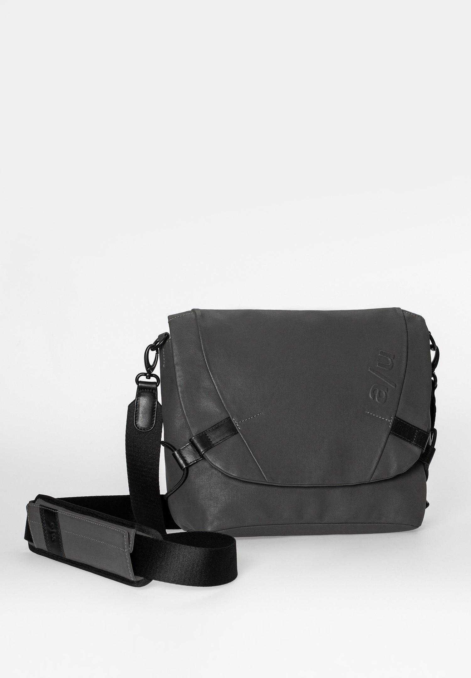 Aunts & Uncles Sendai Bag