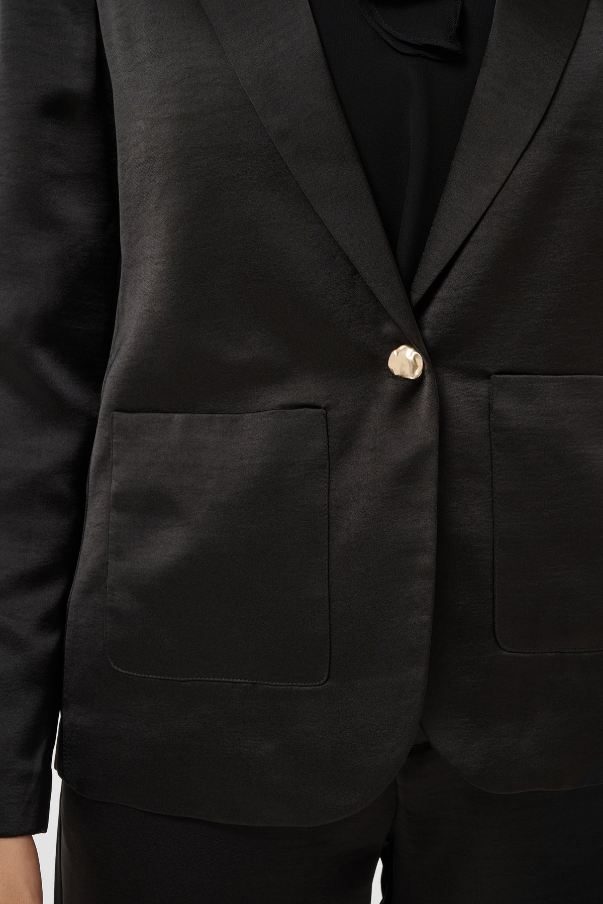 Cream Cocamia Satin Blazer (Pitch Black)