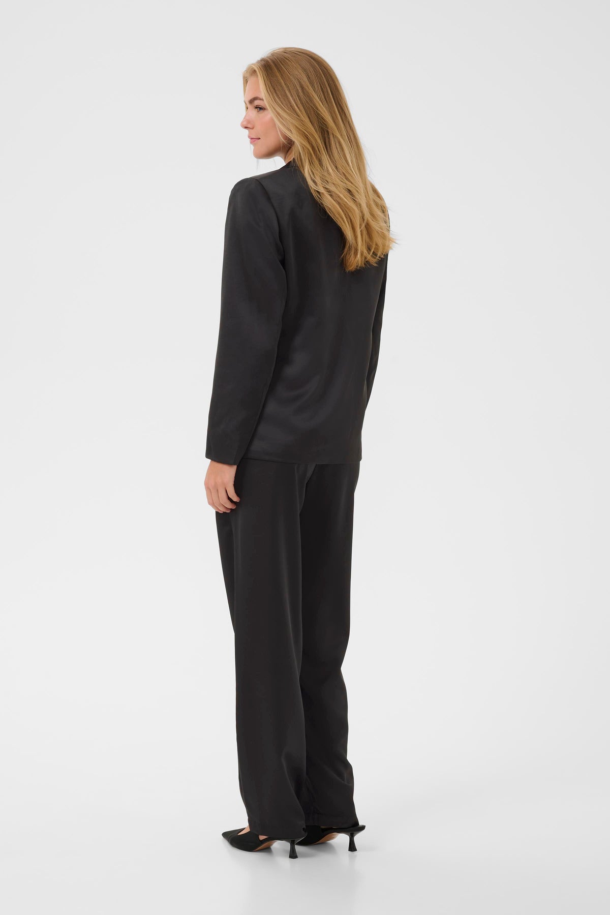 Cream Cocamia Satin Blazer (Pitch Black)