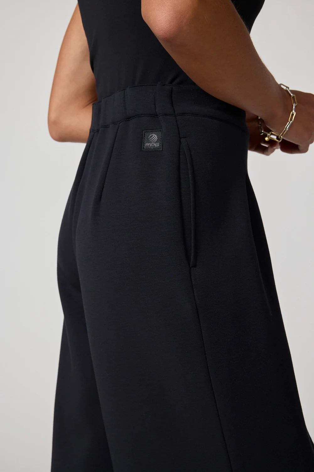 π¨π¦ MPG Dreamweave Pleated Pants