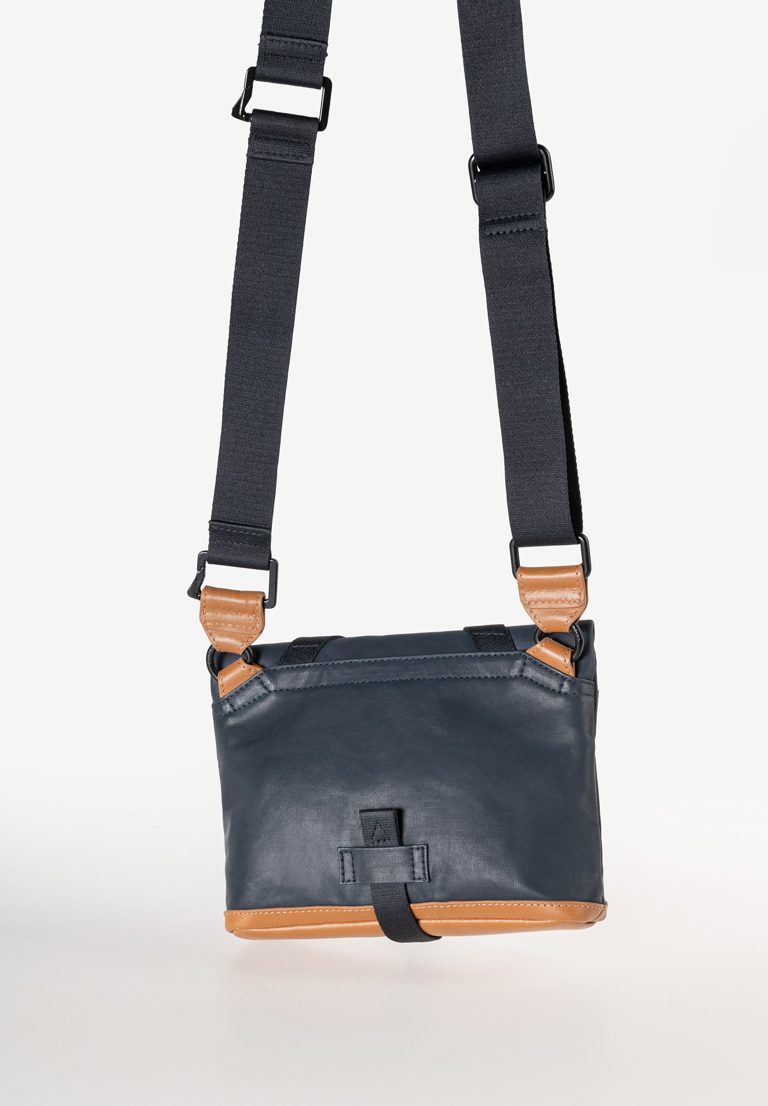 Aunts & Uncles Tsu Fanny Pack/Crossbody Bag