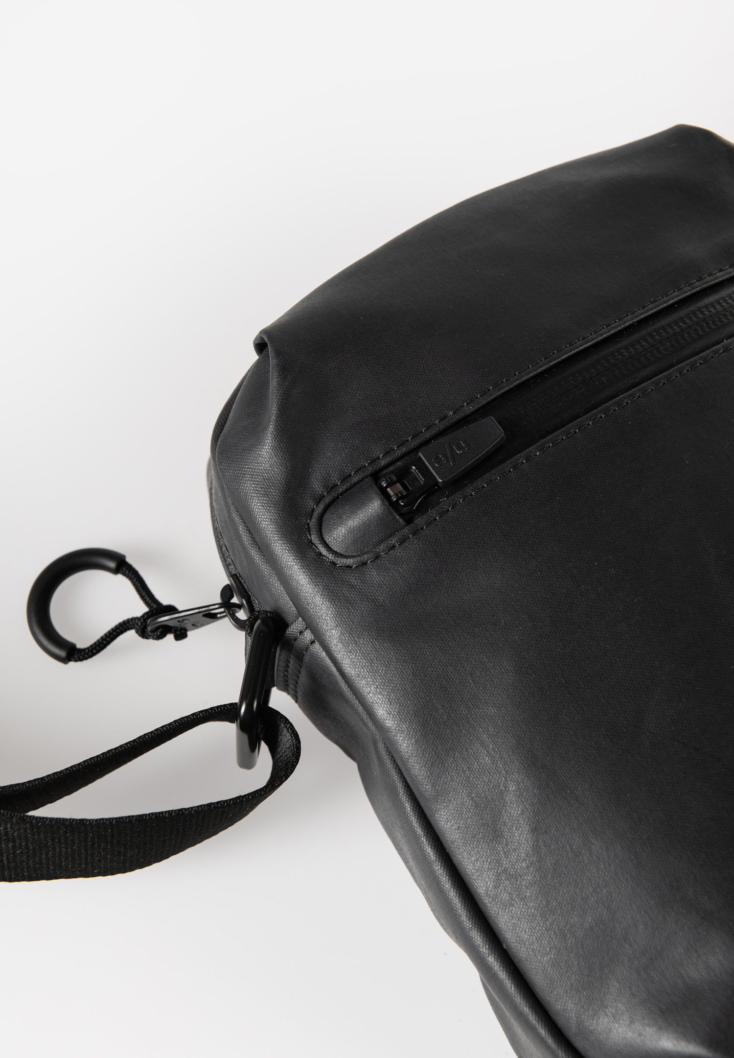 Aunts & Uncles Onga RE Crossbody Bag