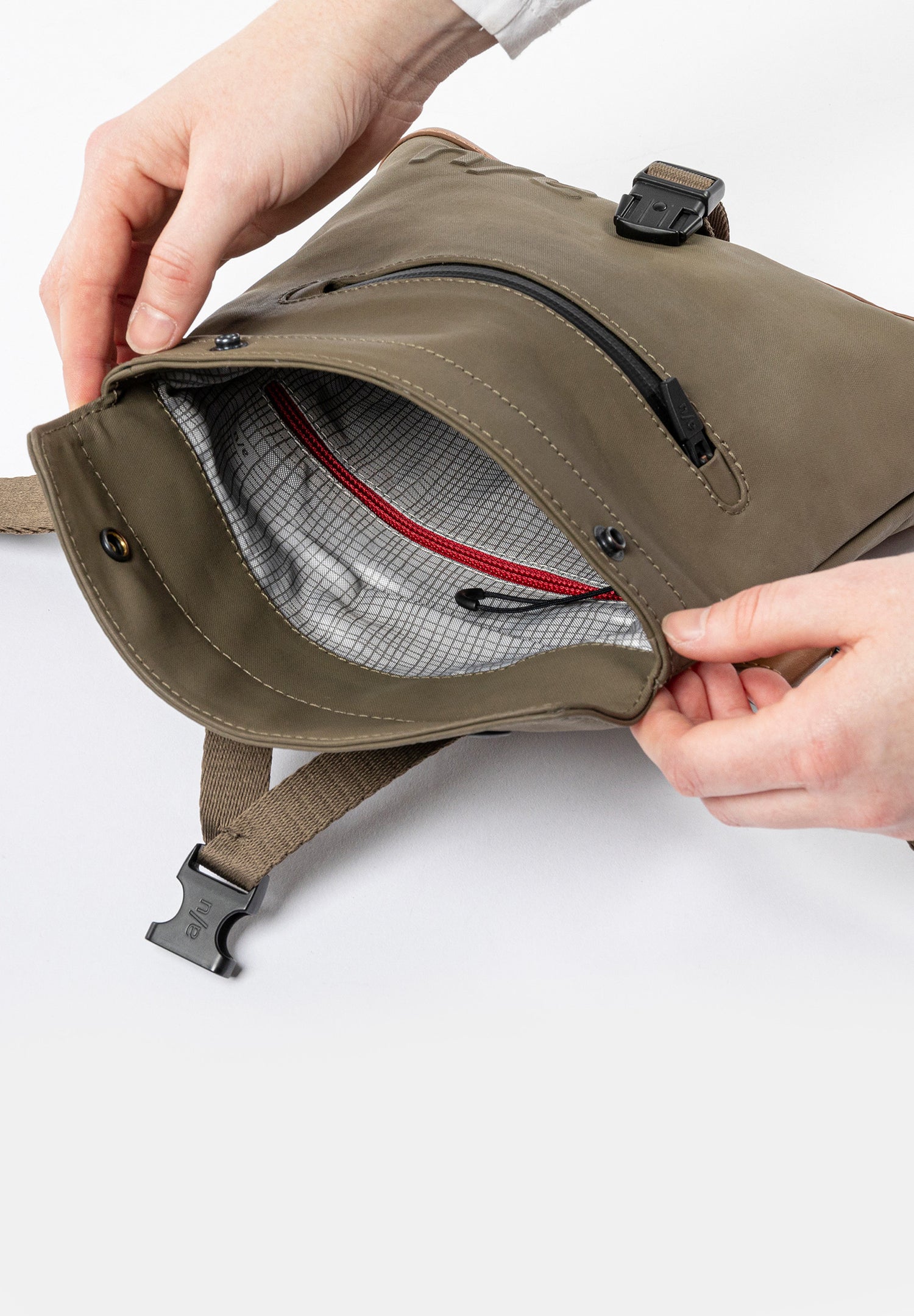 Aunts & Uncles Tsu Fanny Pack/Crossbody Bag