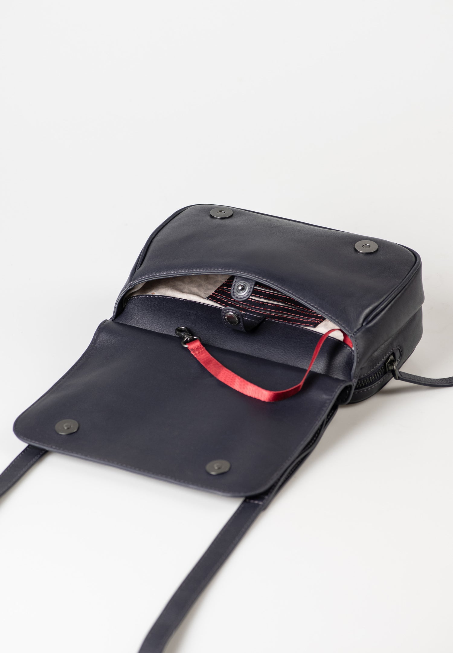 Aunts & Uncles Magnolia Leather Purse