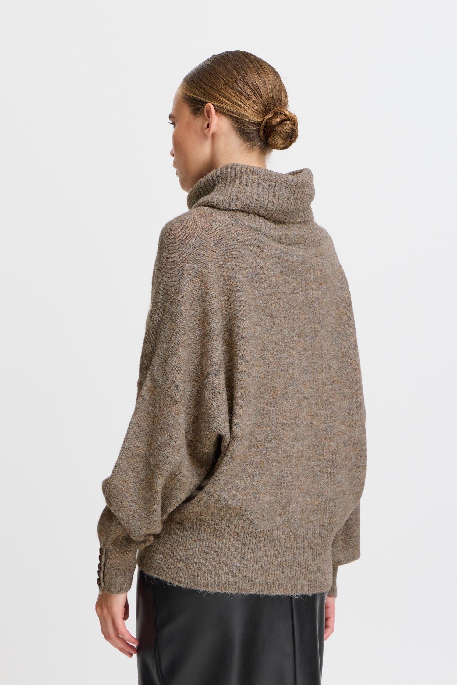 Ichi Kamara Sweater