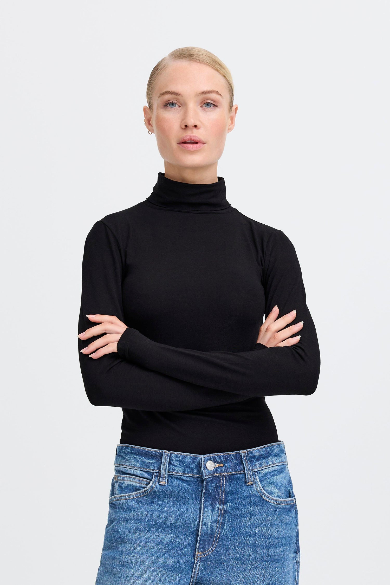 B. Young Pamila Rollneck T-Shirt
