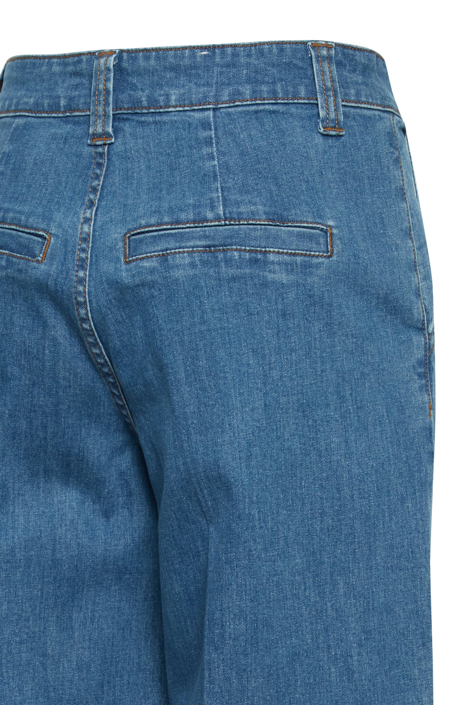 B. Young Komma Cropped Jeans