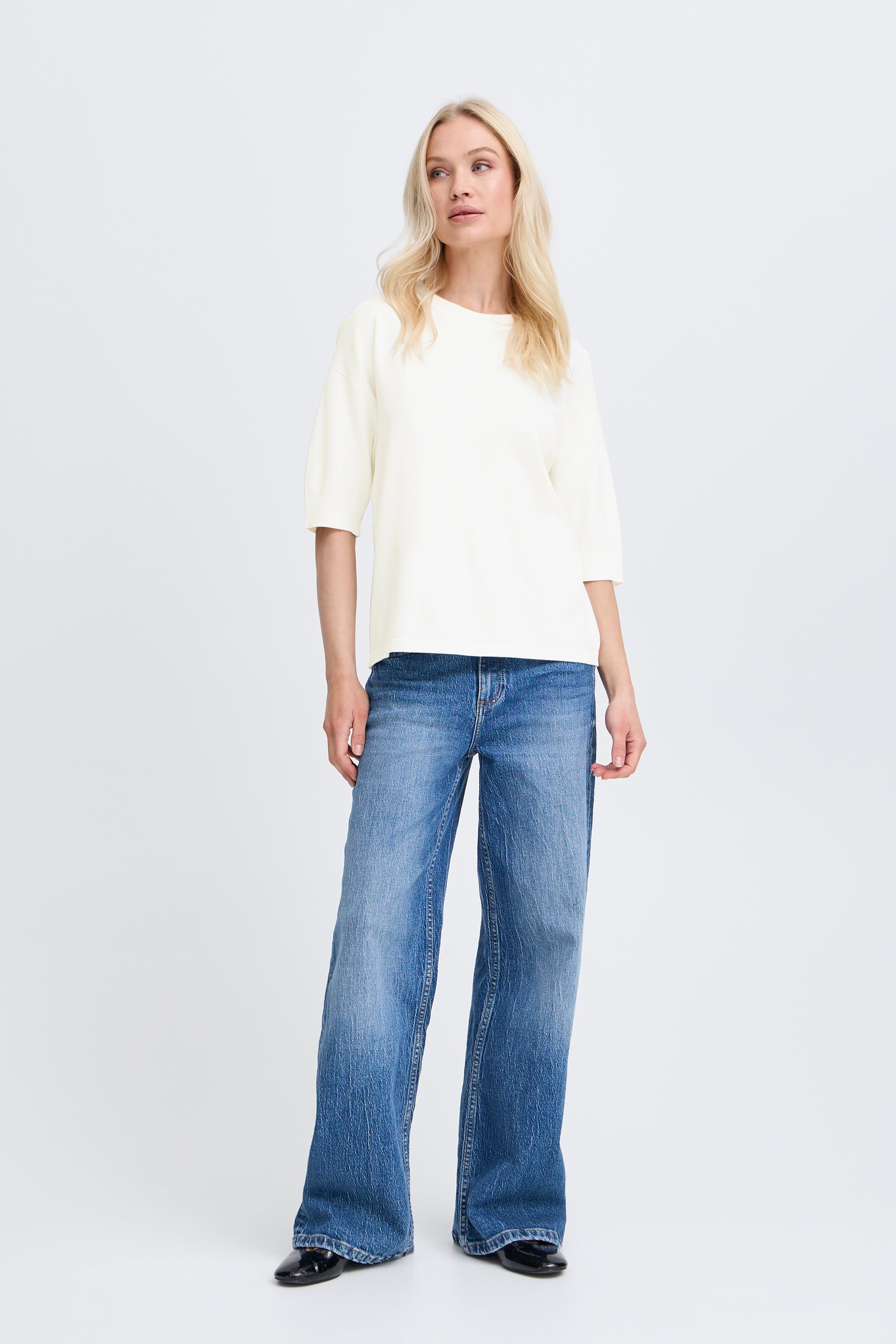 B. Young Mmorla T-Shirt Sweater