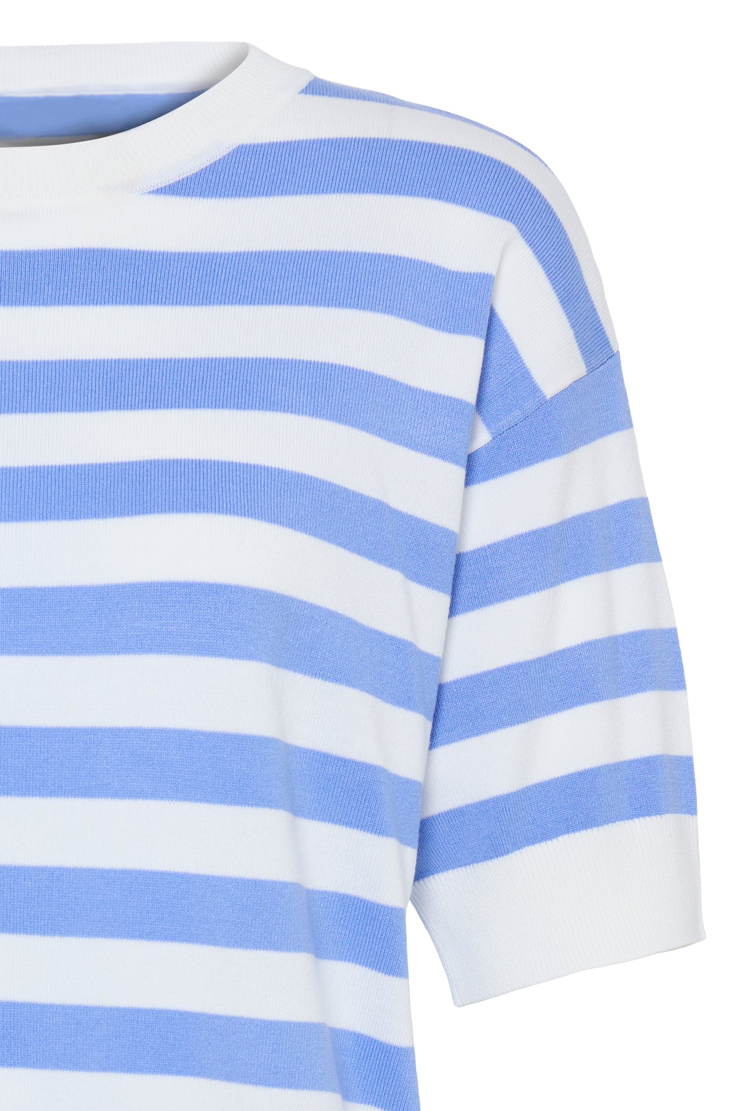 B. Young Mmorla T-Shirt Sweater