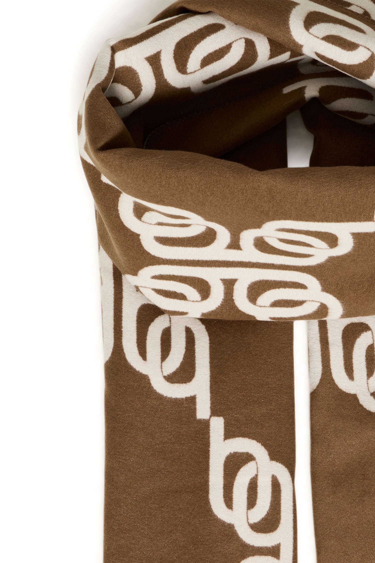 B. Young Vileopard Logo Scarf