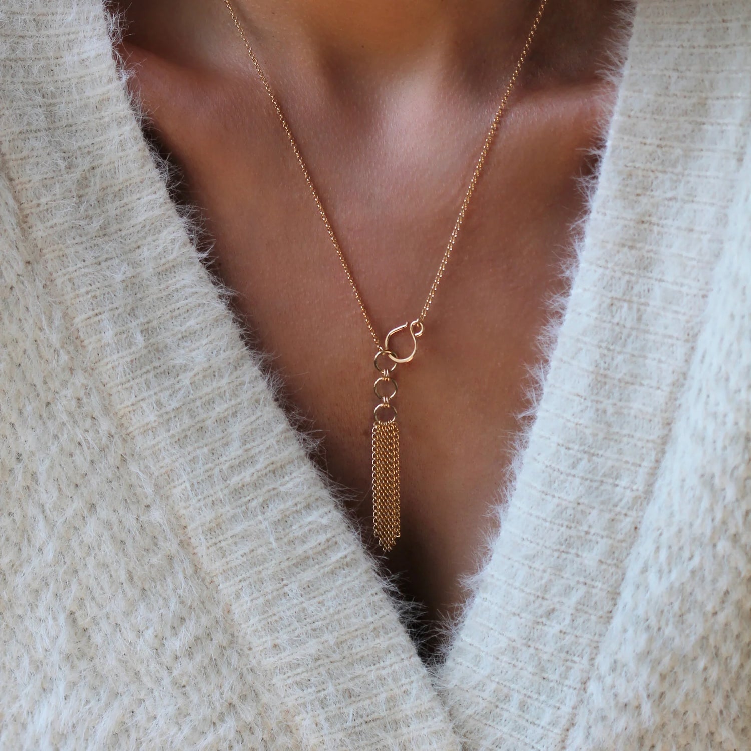 🇨🇦 Leah Yard Flourish Lariat