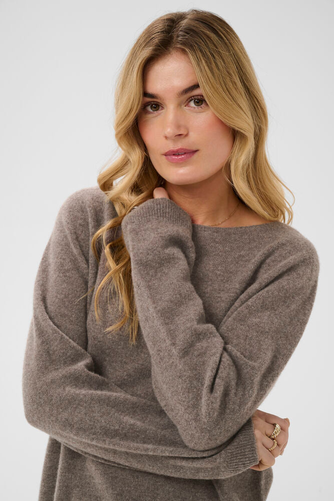 Cream Mela Pullover