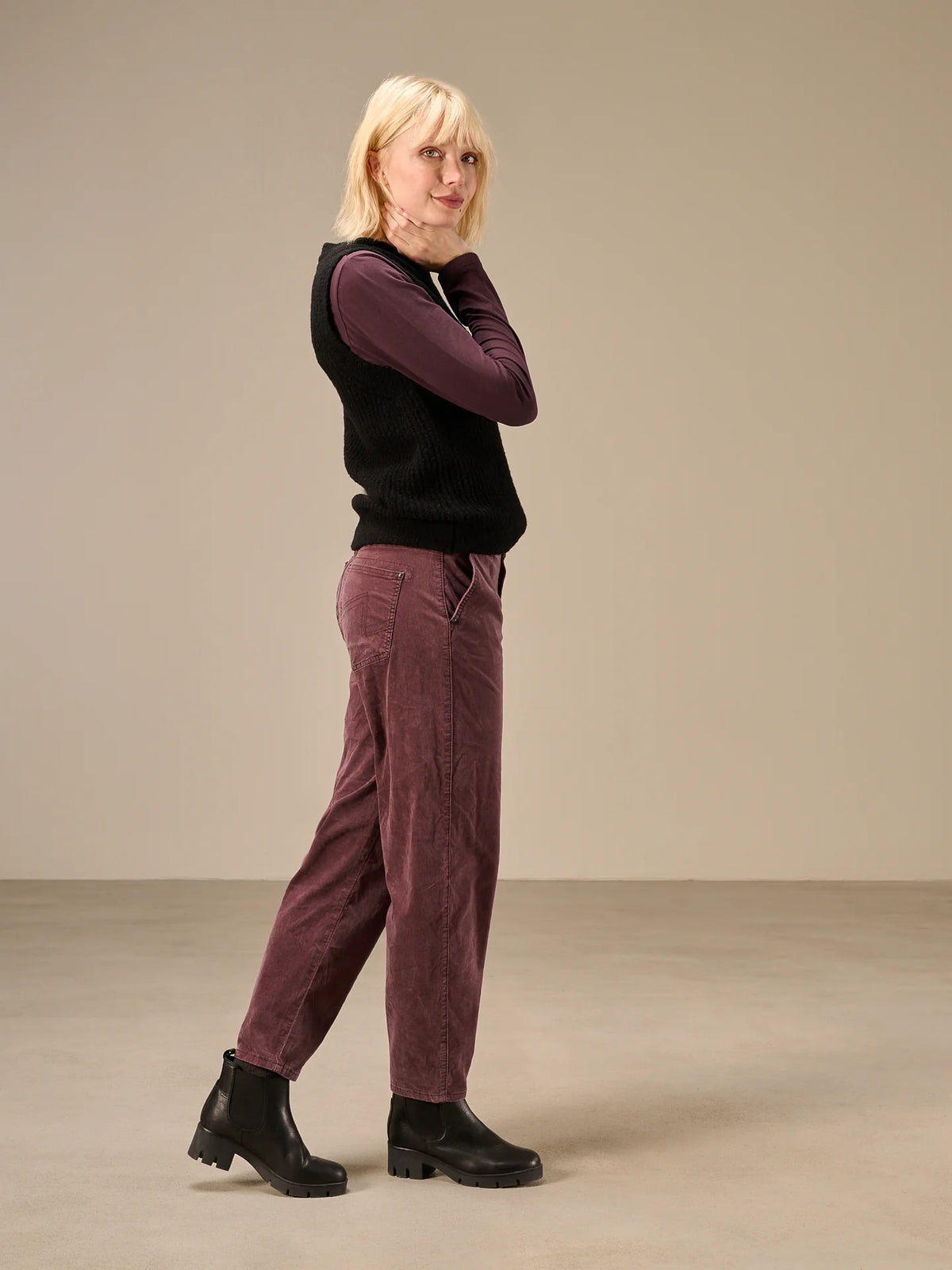 Nile Fine Whale Barrel Leg Cord Pant