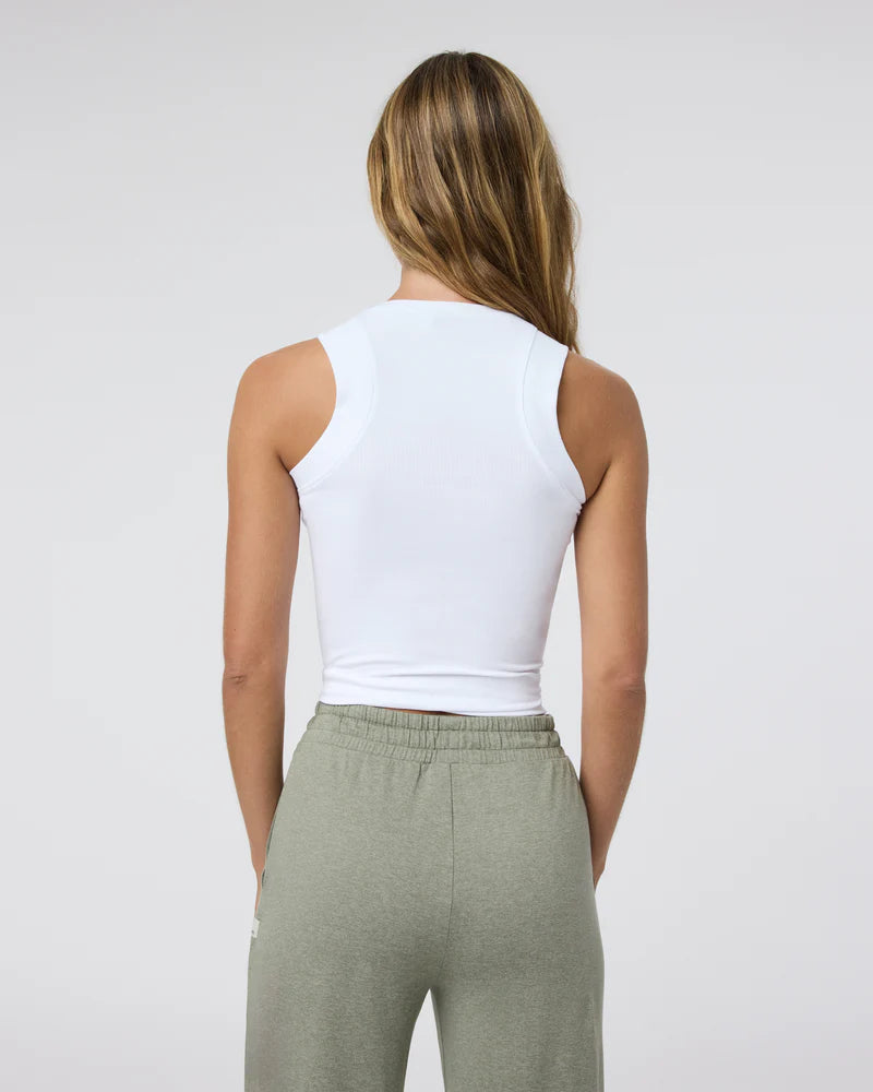 Vuori Pose Modern Tank