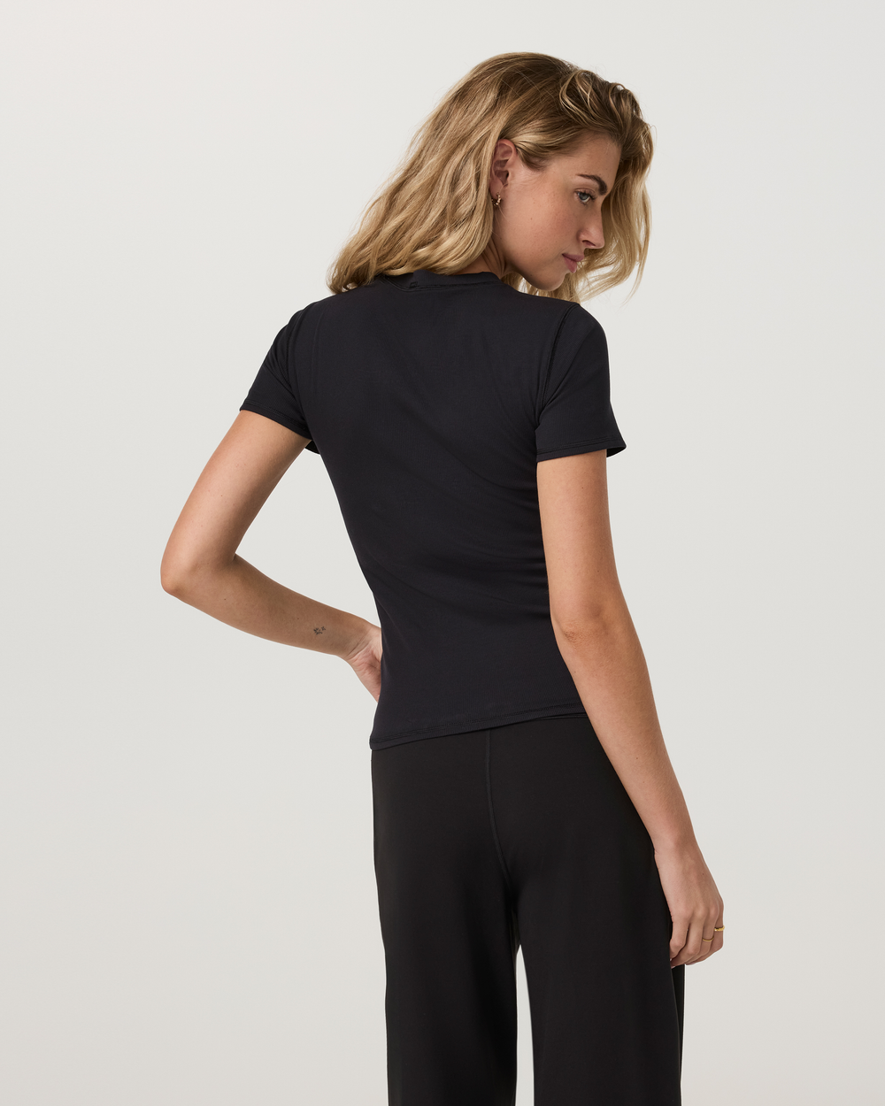 Vuori Pose Fitted T-Shirt Long
