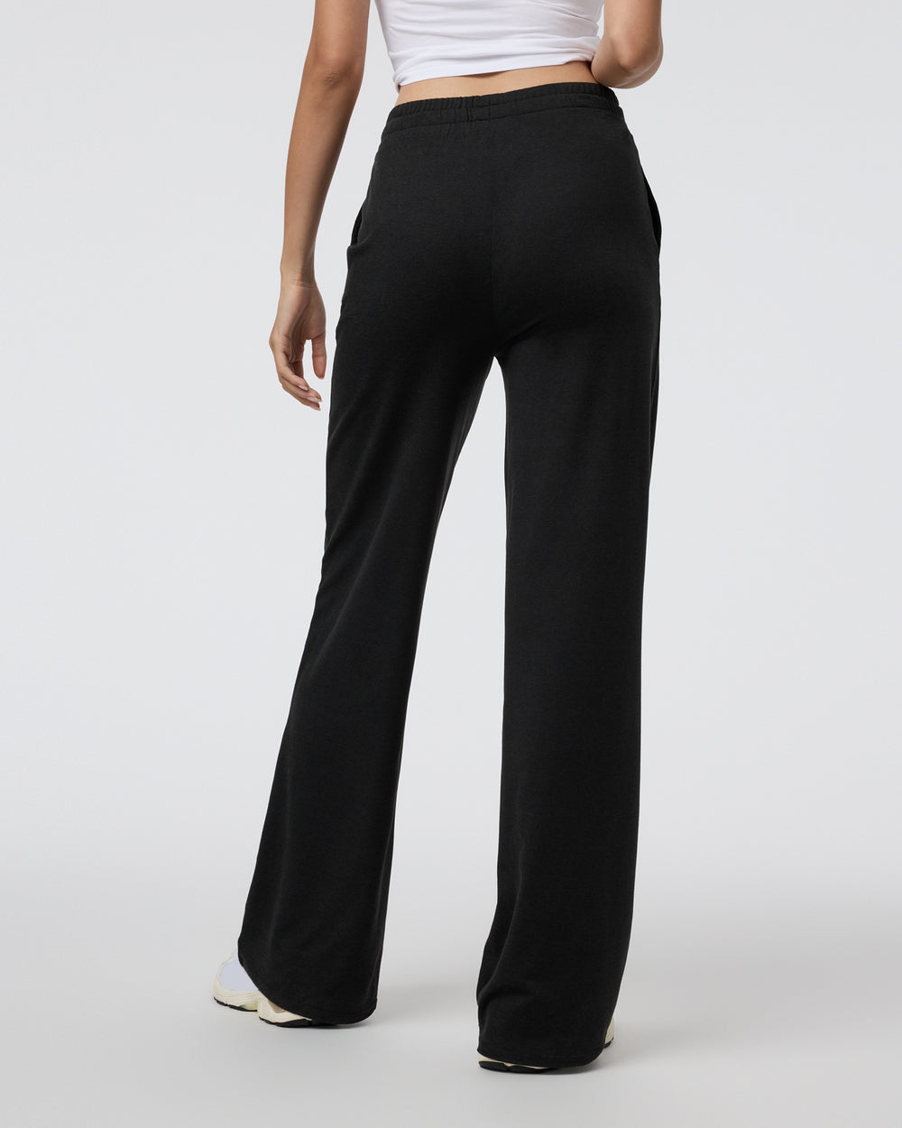 Vuori Halo Essential Wide Leg Pant
