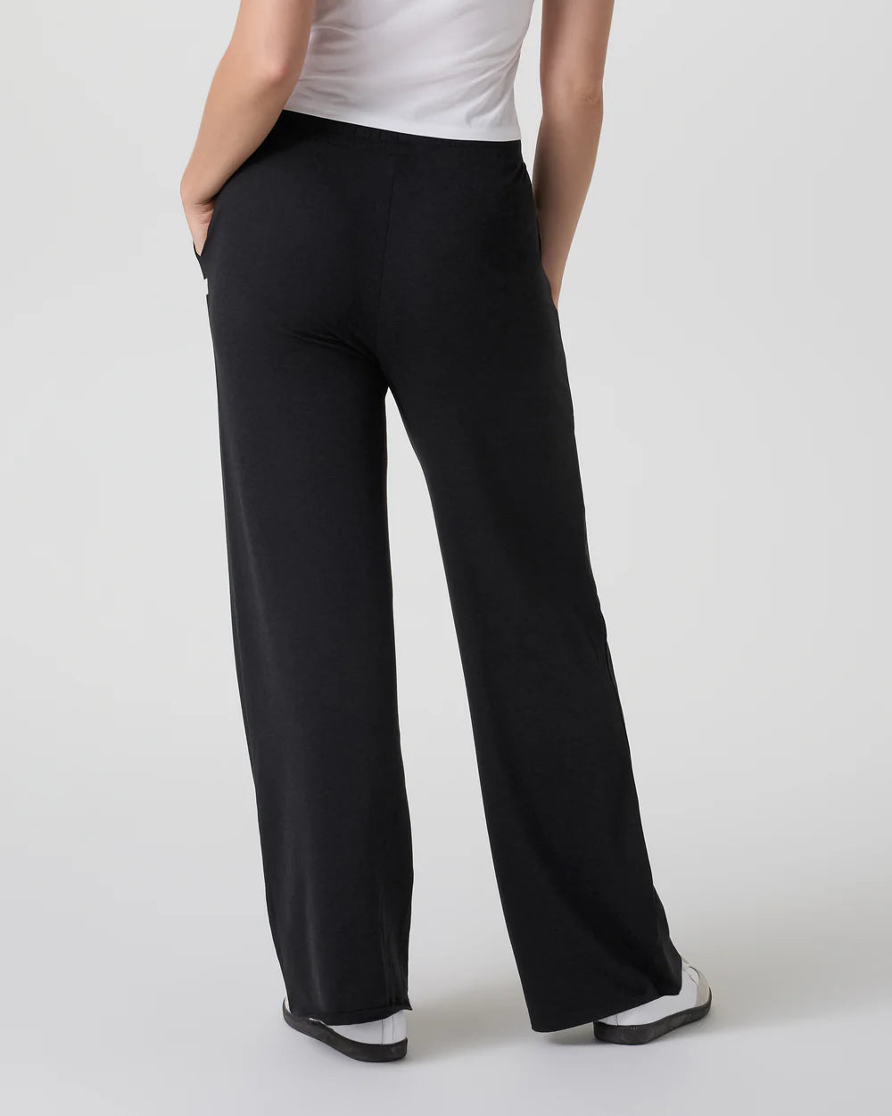 Vuori Halo Essential Wide Leg Pant