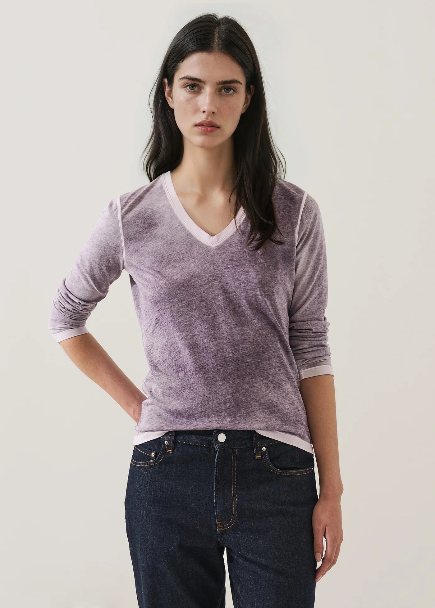 π¨π¦ Patrick Assaraf Reverse Spray Pima Cotton V-Neck T-Shirt