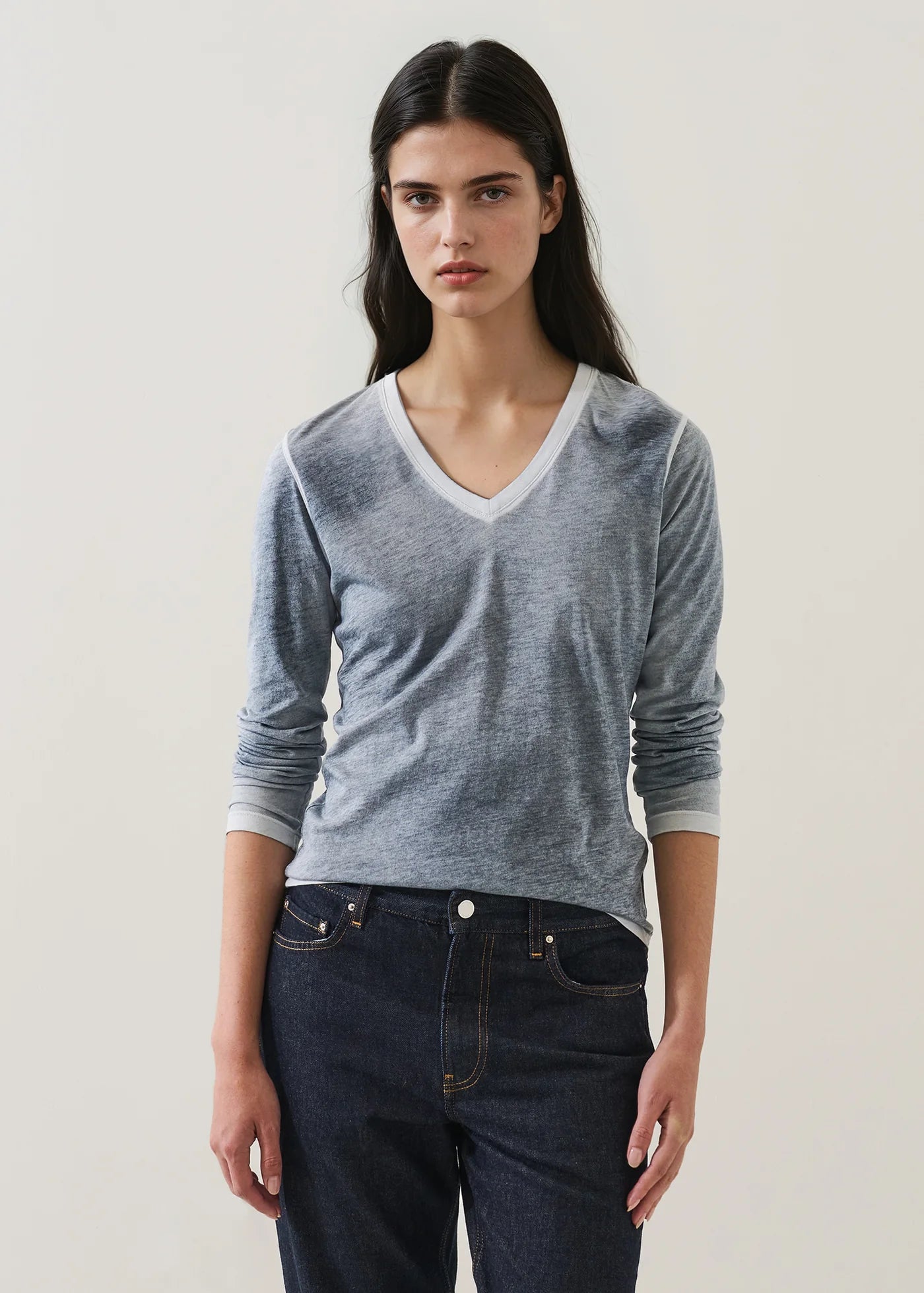 π¨π¦ Patrick Assaraf Reverse Spray Pima Cotton V-Neck T-Shirt