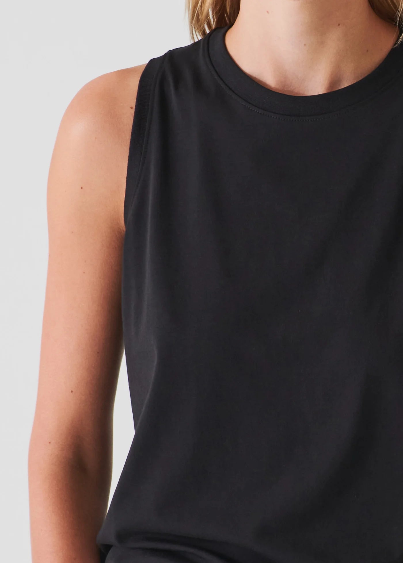 π¨π¦ Patrick Assaraf Iconic Pima Cotton Stretch Boyfriend Tank