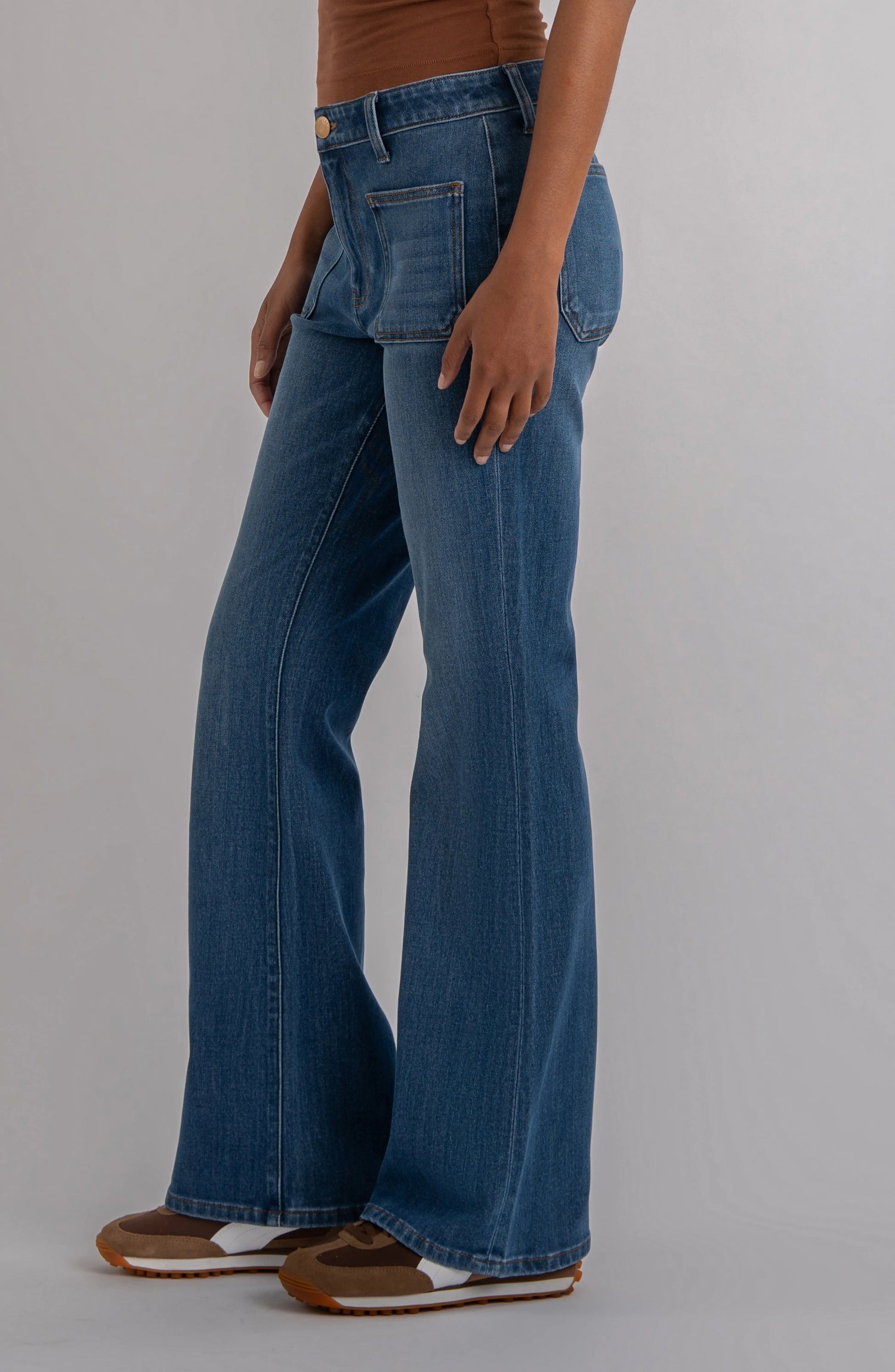 Kut From The Kloth Ana High Rise Flare With Patch Pockets (Apparent Wash)