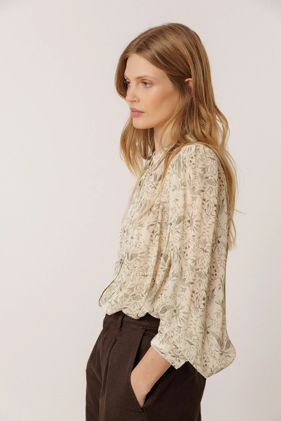 Indi & Cold Art Deco Chiffon Collared Blouse