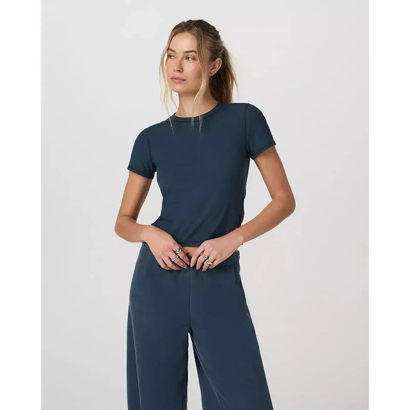 Vuori Pose Fitted T-Shirt