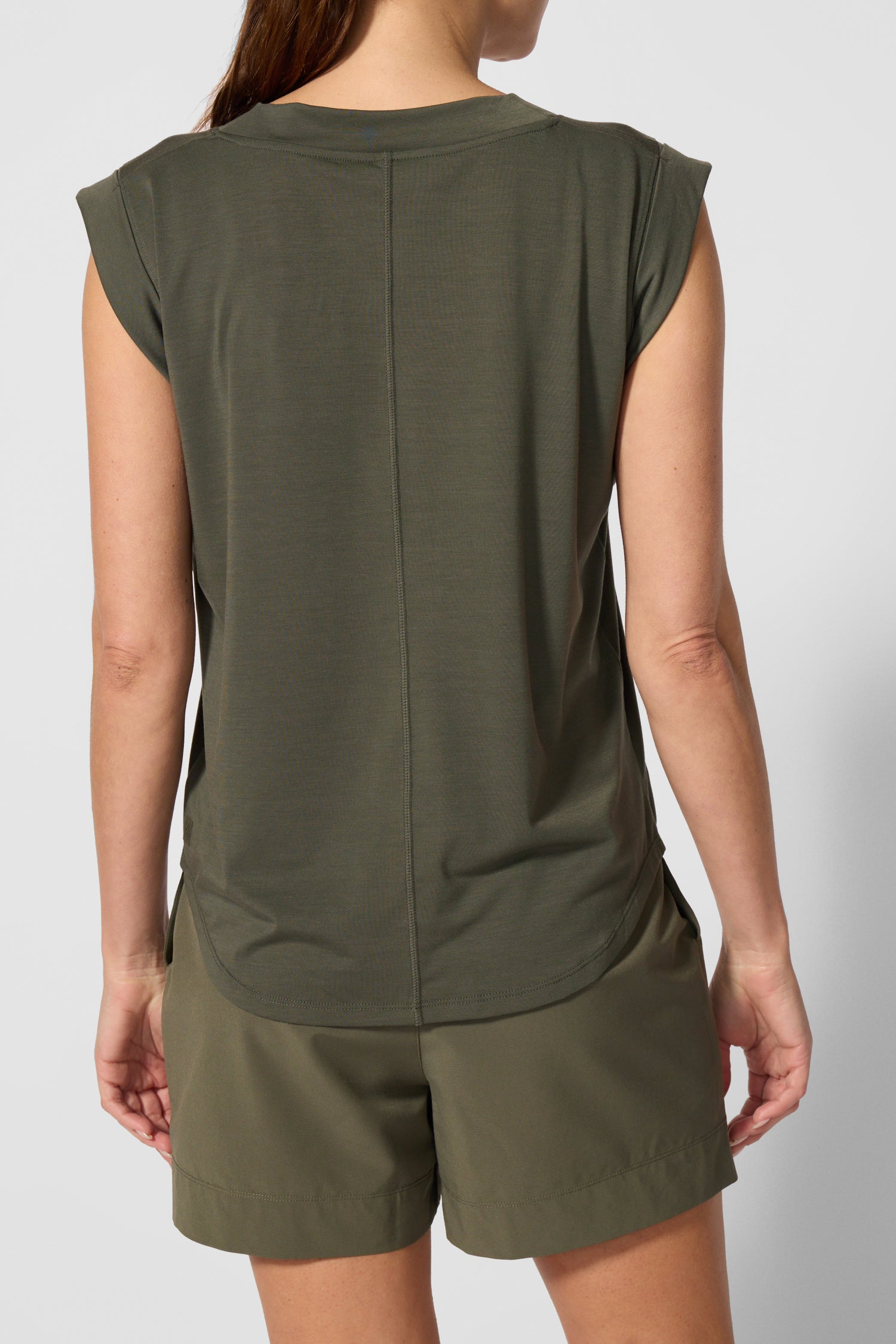 🇨🇦 MPG Dynamic V-Neck Cap Sleeve T-Shirt