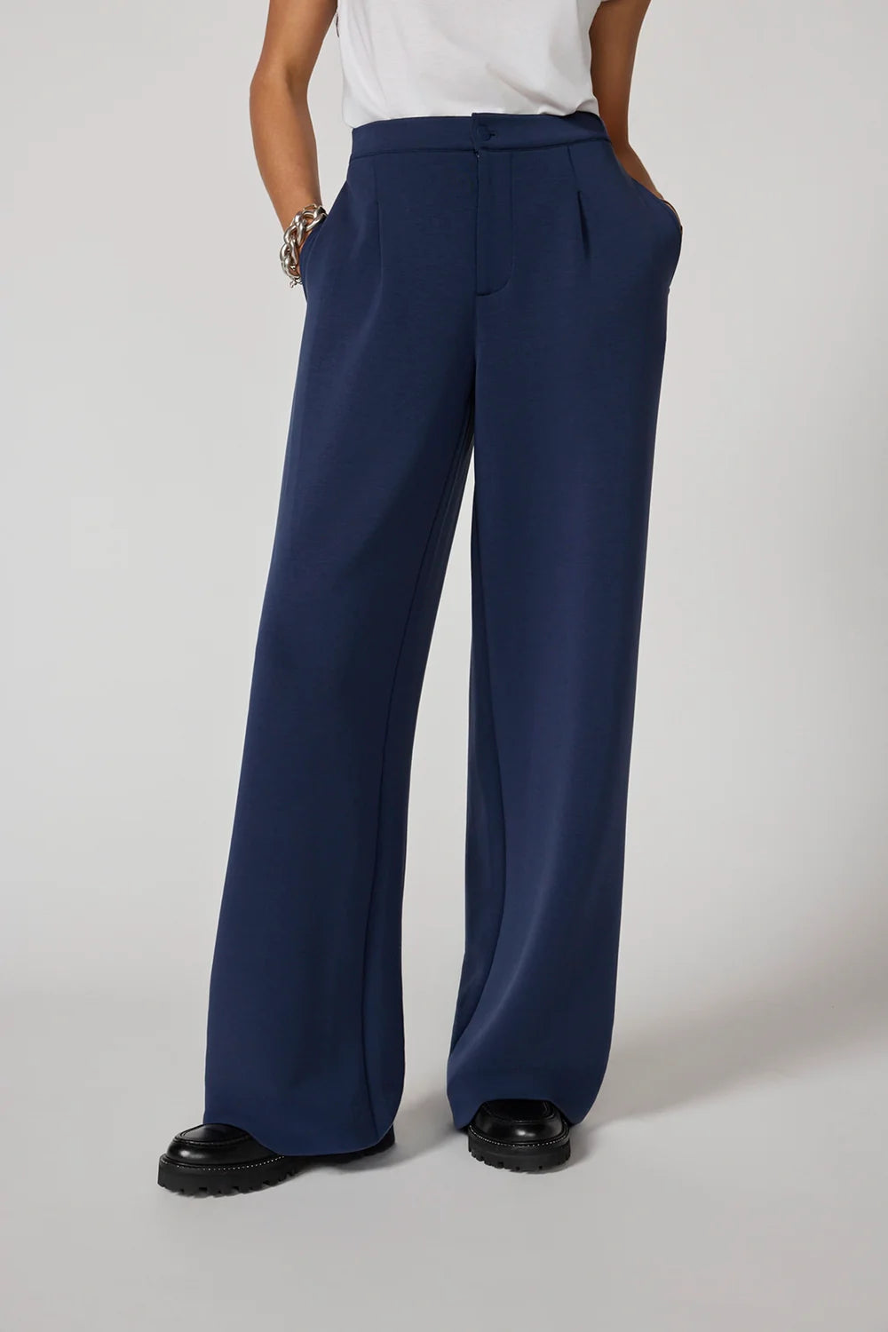 🇨🇦 MPG Dreamweave Pleated Pants