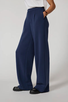 🇨🇦 MPG Dreamweave Pleated Pants