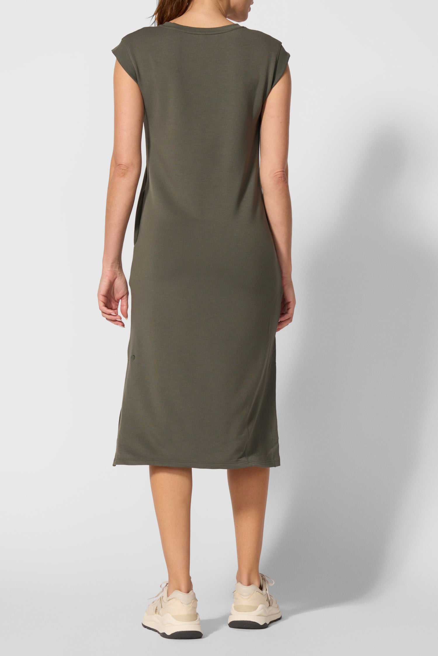 🇨🇦 MPG Serene Sleeveless Dress