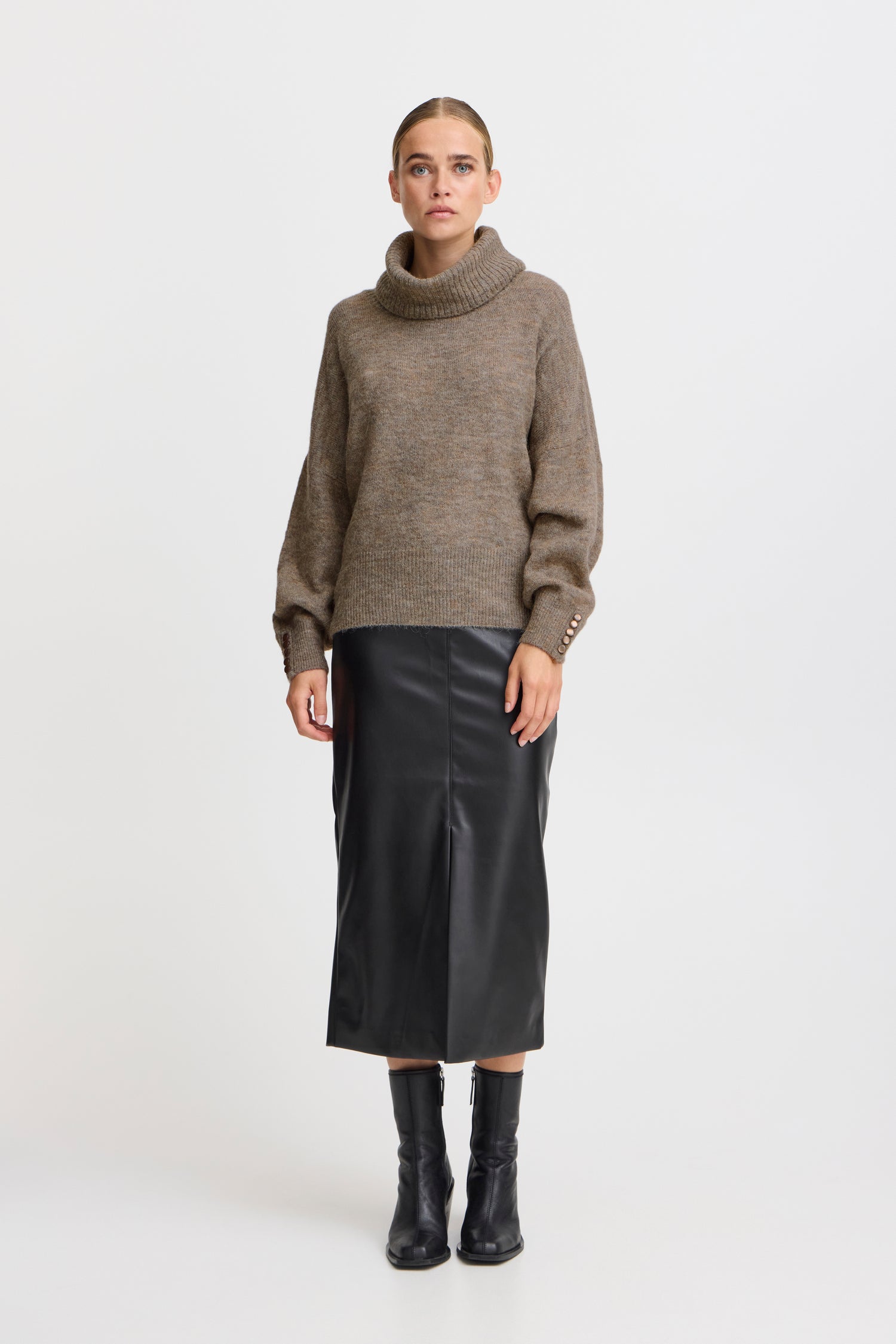 Ichi Kamara Sweater