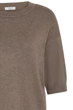 B. Young Mmorla Pullover