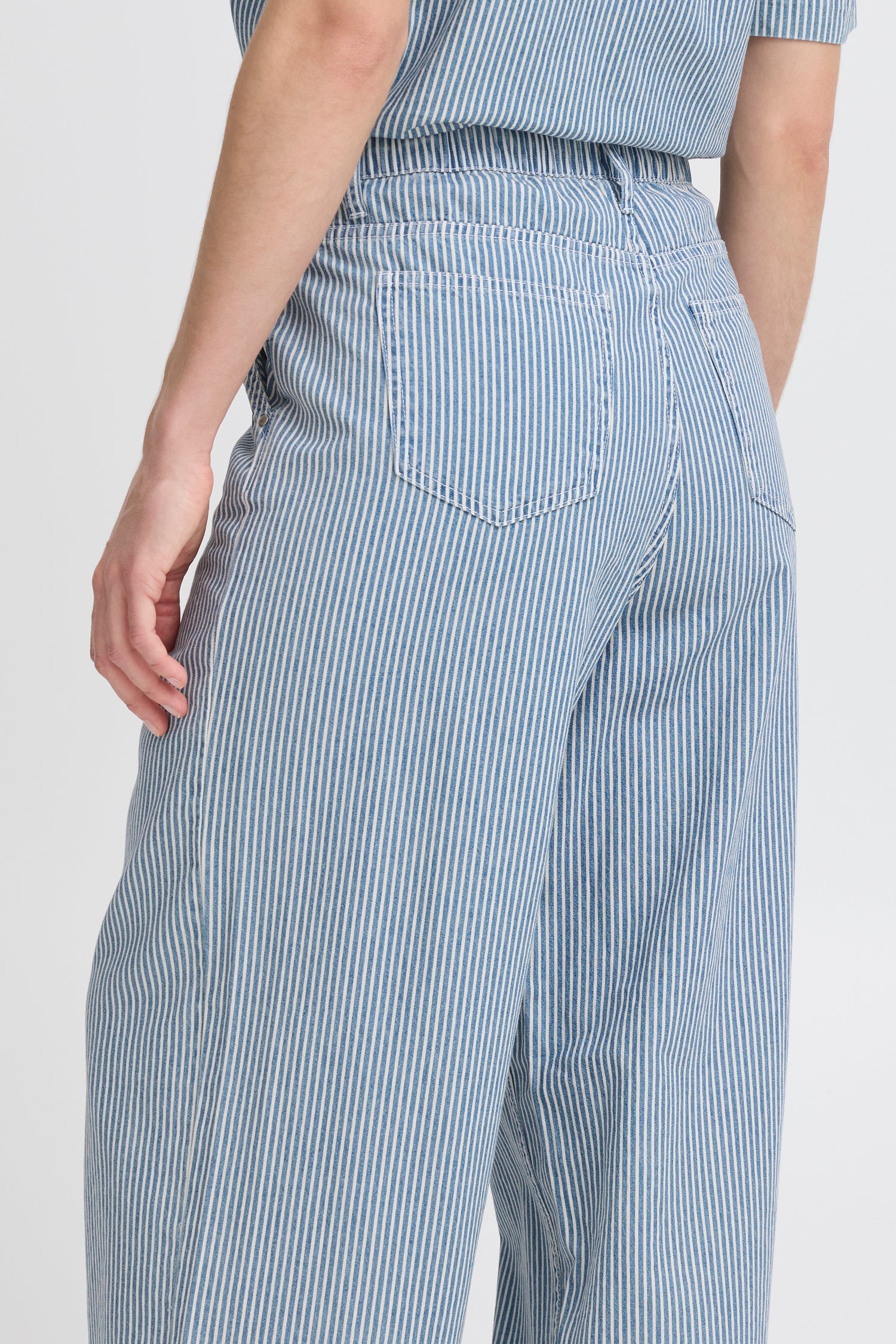 B.Young Laro Pant
