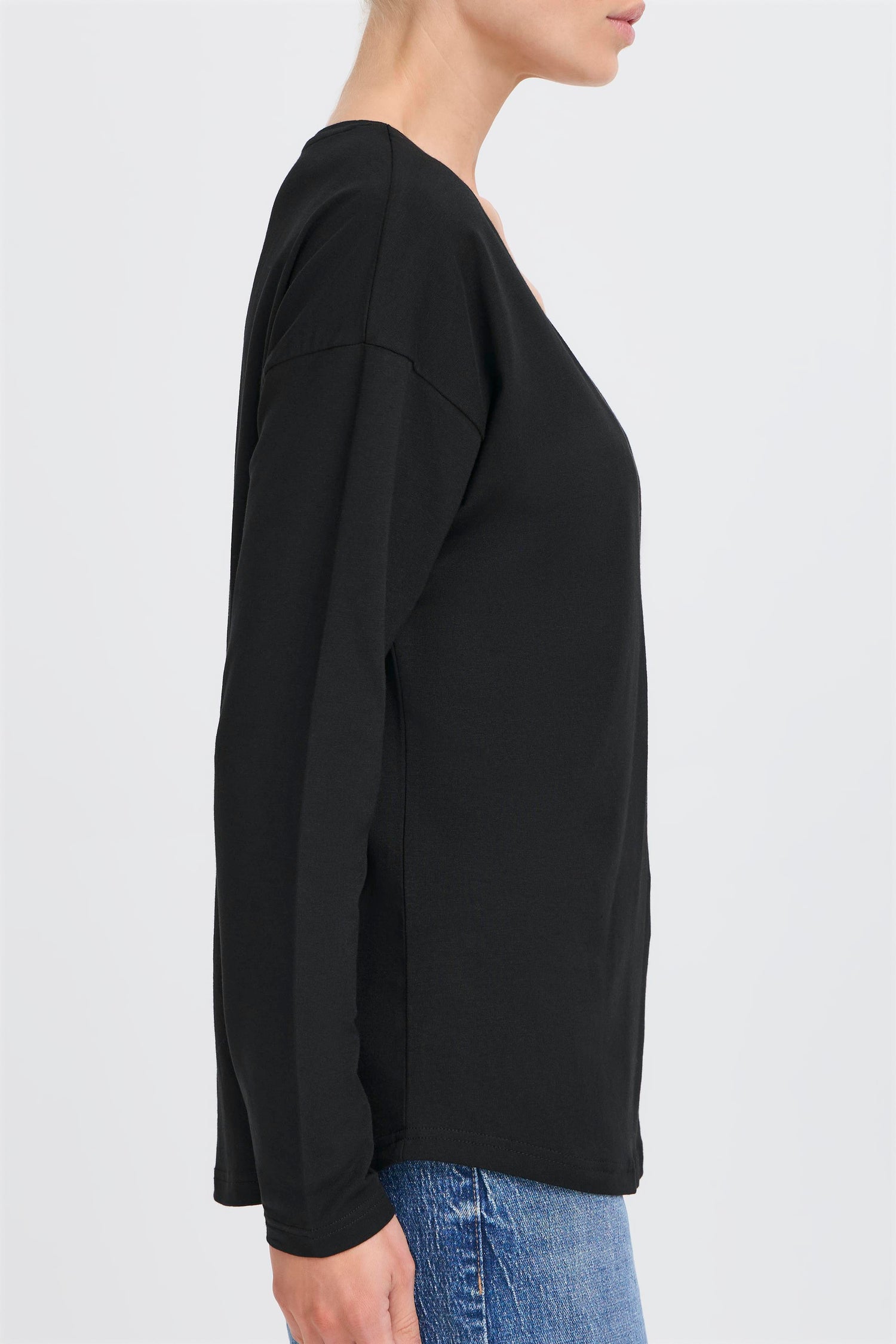 B.Young Pamila Long Sleeve V-Neck T-Shirt