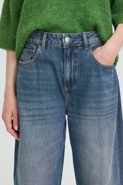 B. Young Kalluna Jeans