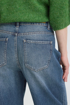 B. Young Kalluna Jeans
