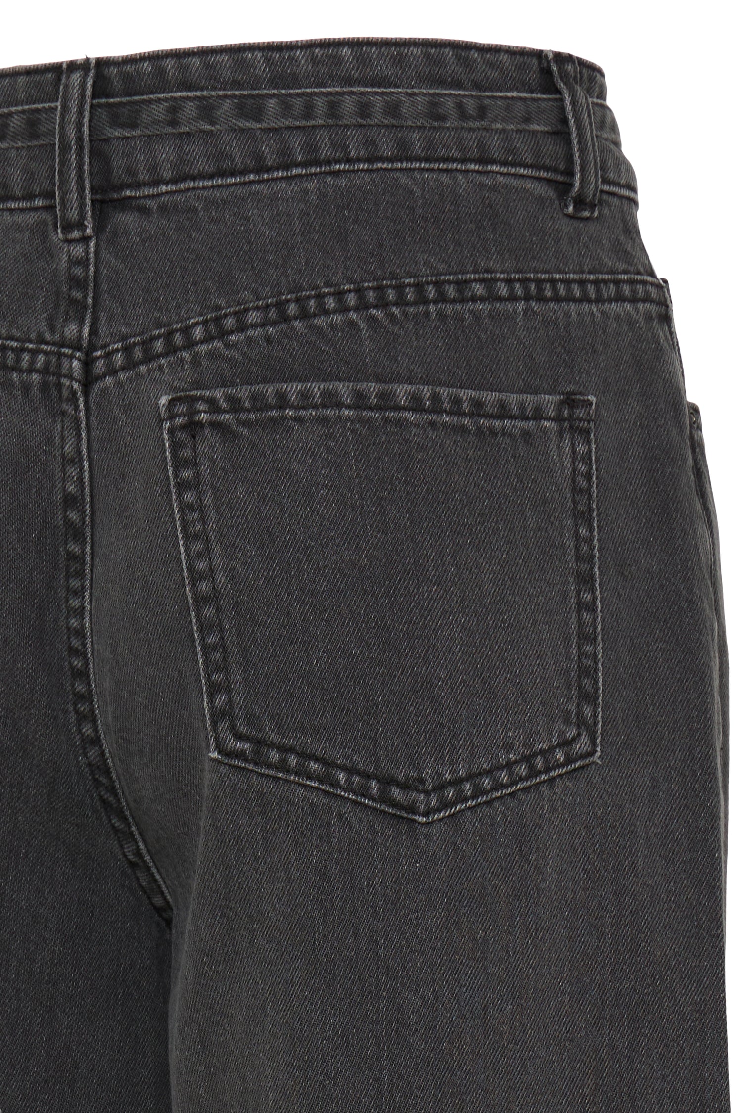 B. Young Kimu Belt Jeans