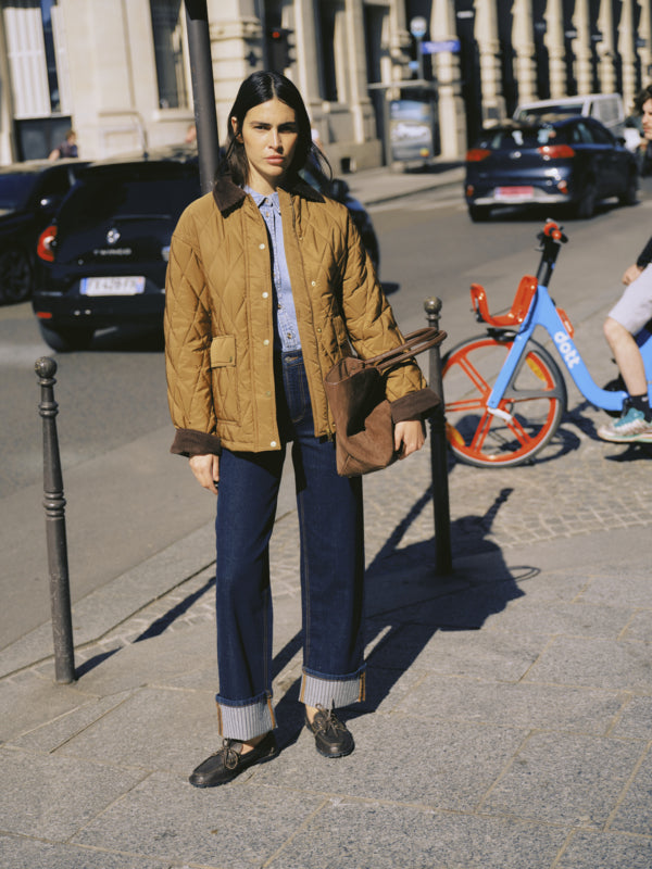 B. Young Komma Hem Jeans
