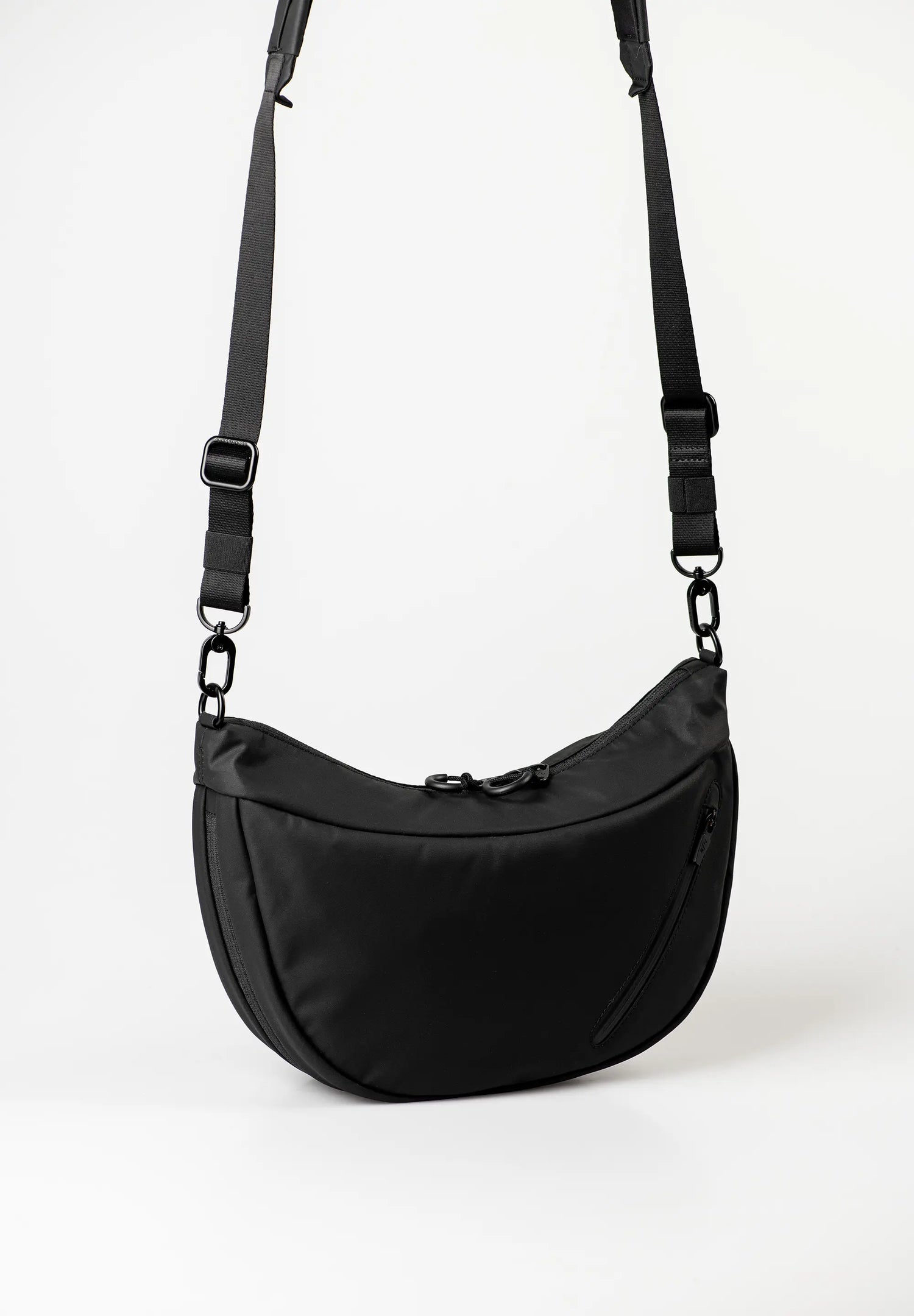 Aunts & Uncles Toyo RE Lite Halfmoon Bag