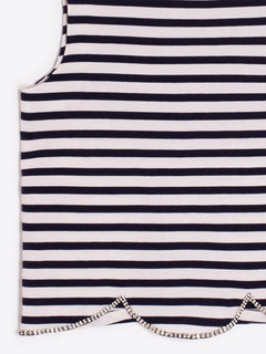 Vilagallo Striped Scalloped Hem T-Shirt