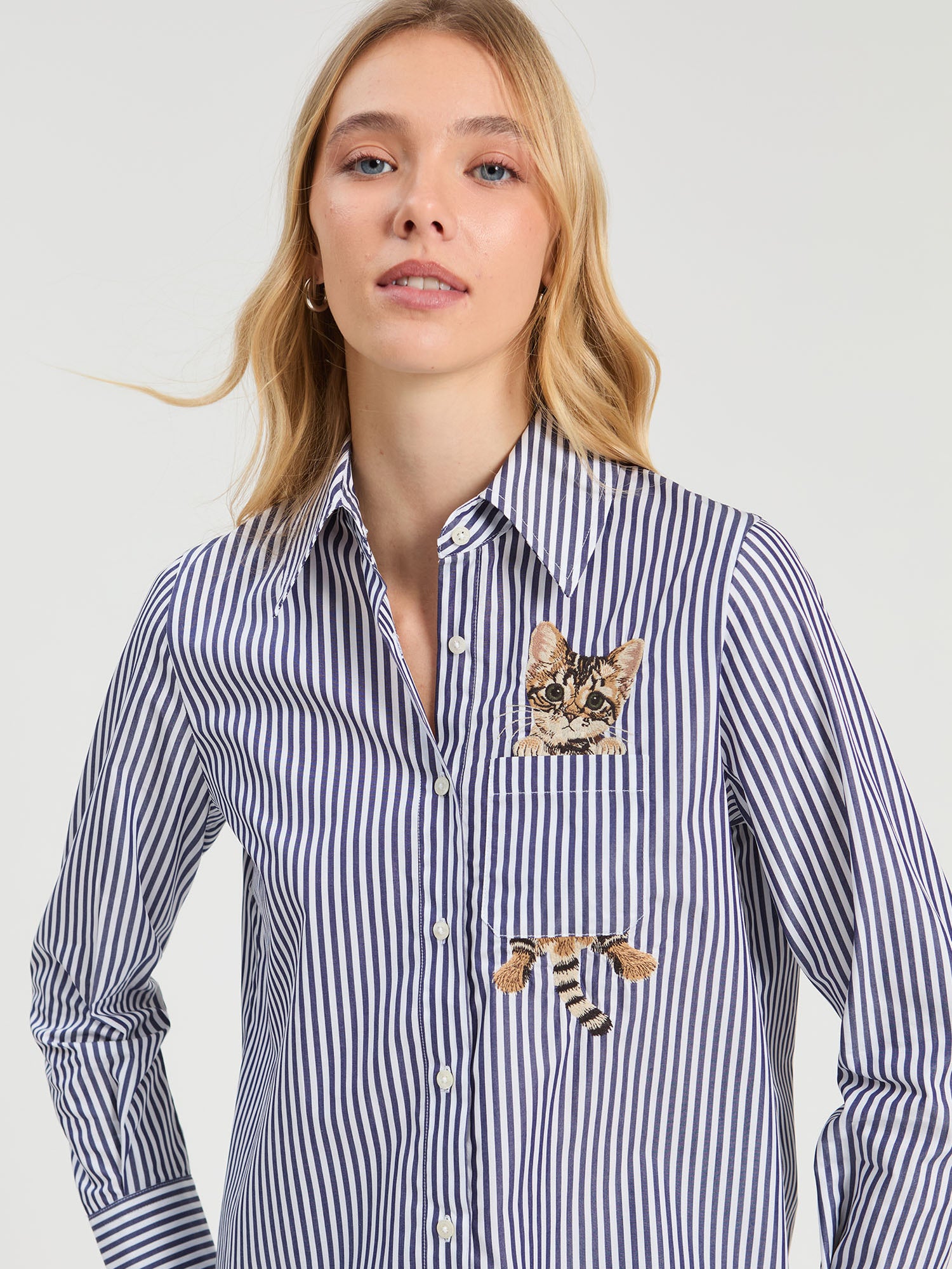 Vilagallo Striped Peekaboo Cat Blouse