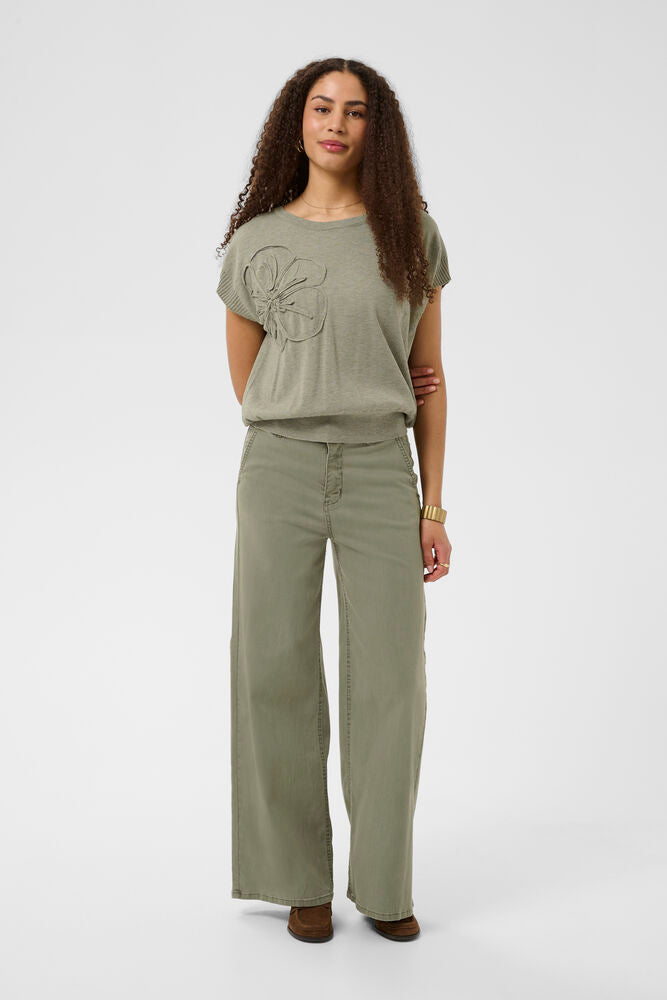 Cream Dela Knit Slipover With Decoration