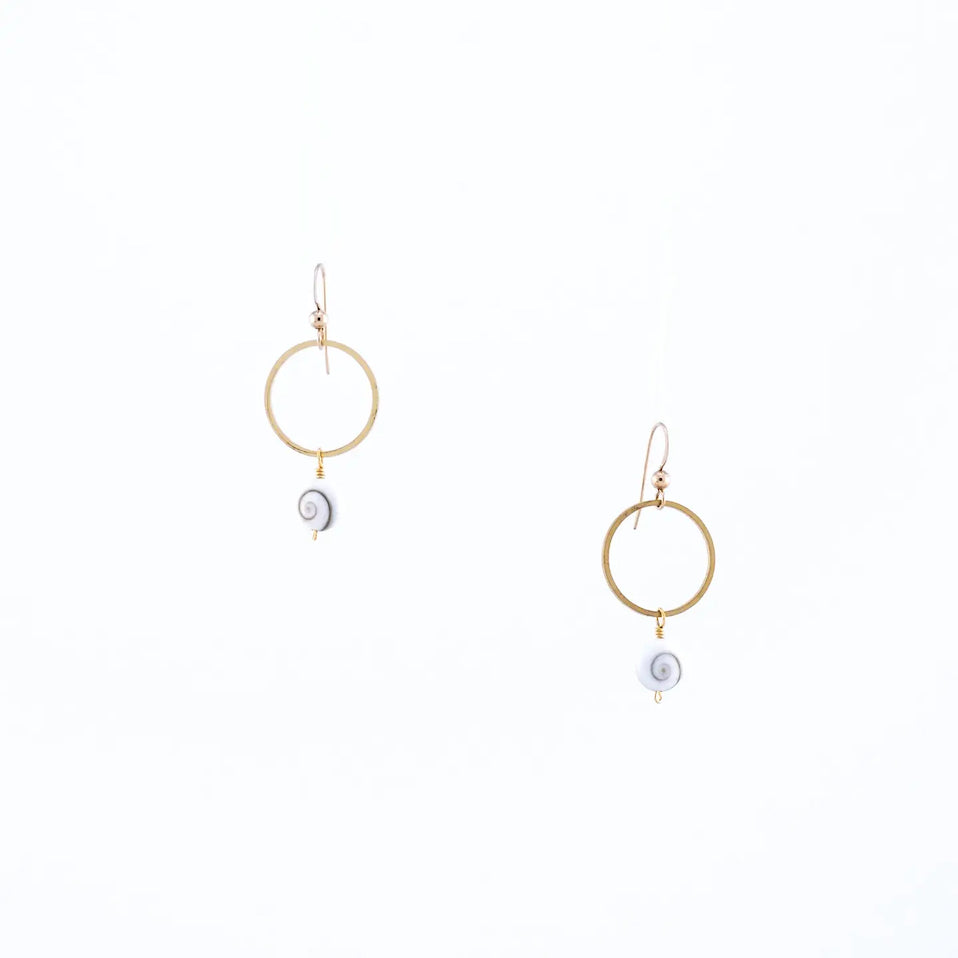 🇨🇦 Hailey Gerrits Rhea Earrings (Shiva Shell)
