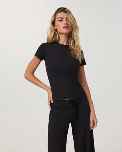 Vuori Pose Fitted T-Shirt Long