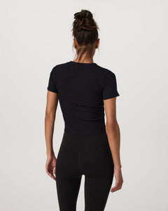 Vuori Pose Fitted T-Shirt