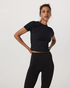 Vuori Pose Fitted T-Shirt