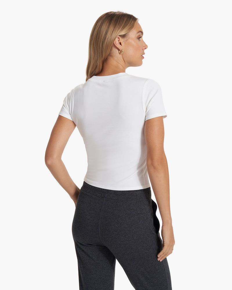 Vuori Pose Fitted T-Shirt