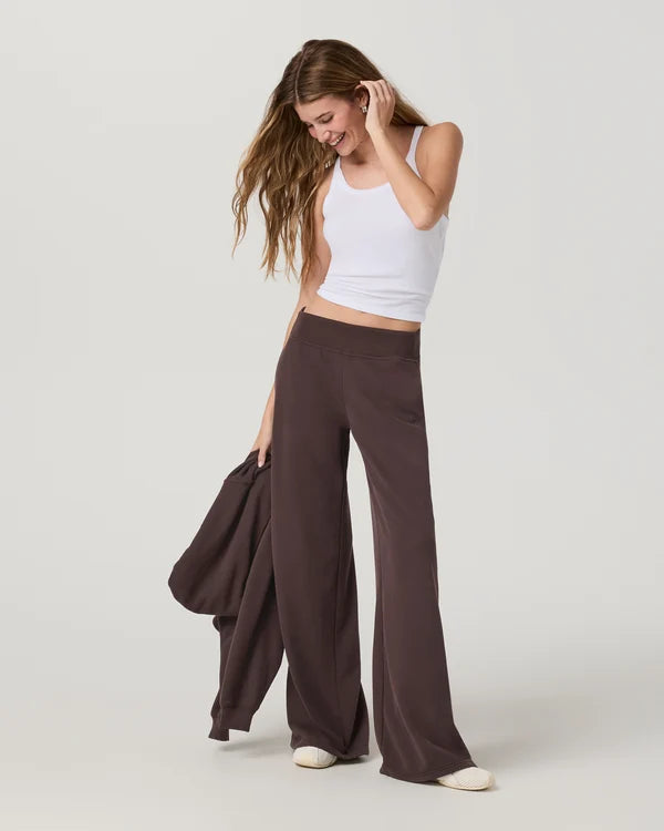 Vuori Sedona Midrise Wideleg Sweatpant