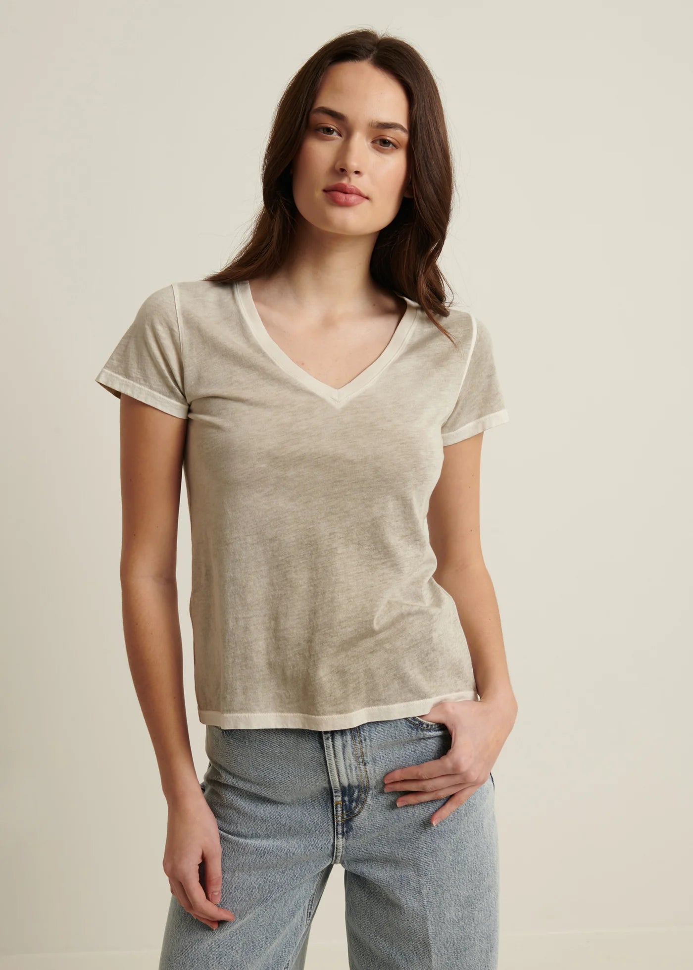 🇨🇦 Patrick Assaraf Reverse Spray Lightweight Pima Cotton V-Neck T-Shirt